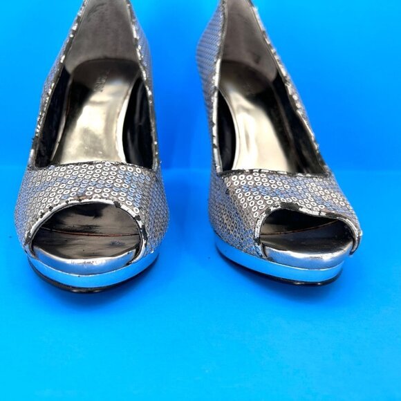 NWT NINE WEST METALLIC SILVER HEEL SEQUIN OPEN TOE HEELS - 7 - Picture 13 of 16